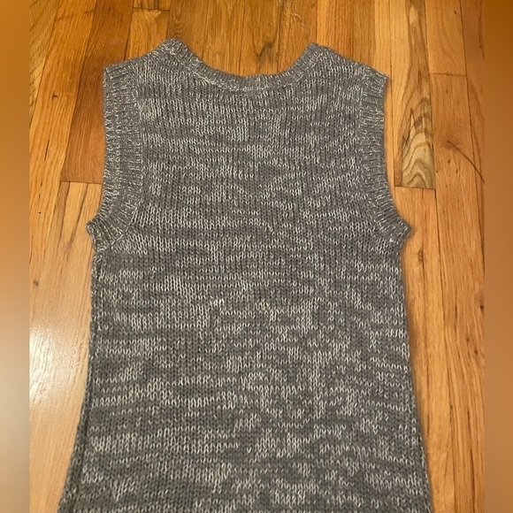 Derek Heart Grey Sleeveless Sweater Vest Size Small - Picture 6 of 7